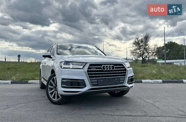 Audi Q7  2016