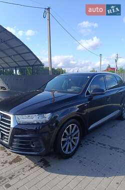 Audi Q7  2016