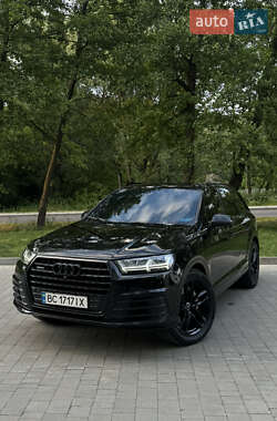 Audi Q7  2016