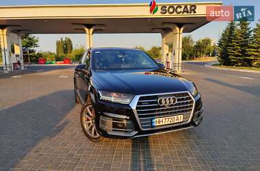 Audi Q7  2016