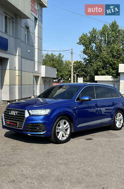 Audi Q7  2016