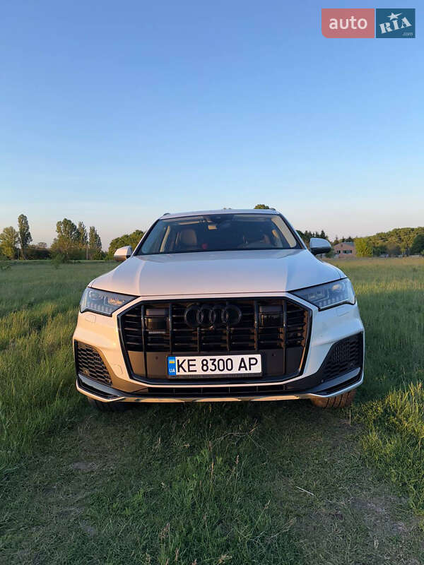 Легковые Audi Q7