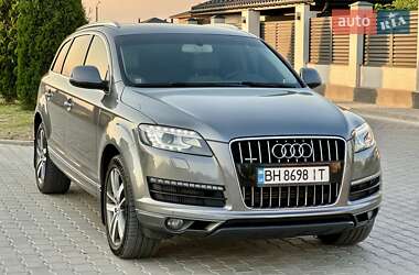 Audi Q7  2011