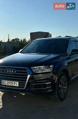 Audi Q7  2016