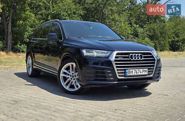 Audi Q7  2016