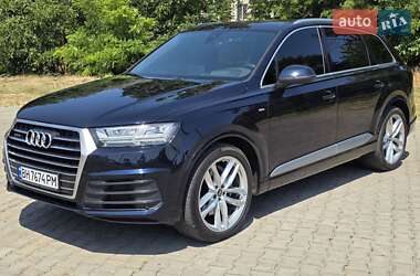Audi Q7  2016