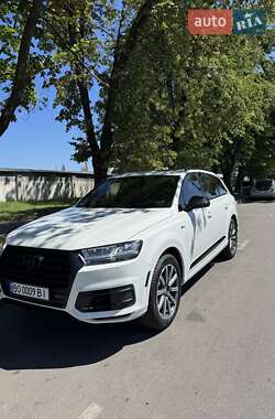 Audi Q7  2016