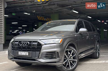 Audi Q7  2020