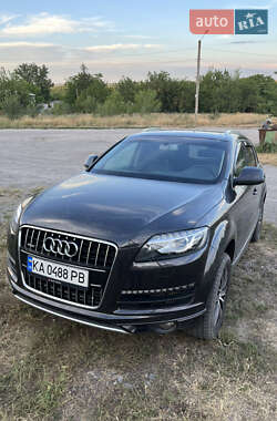 Audi Q7  2011