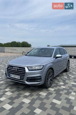 Audi Q7  2015