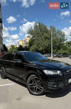 Audi Q7  2018