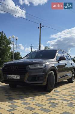 Audi Q7  2016