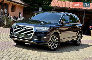 Audi Q7  2016