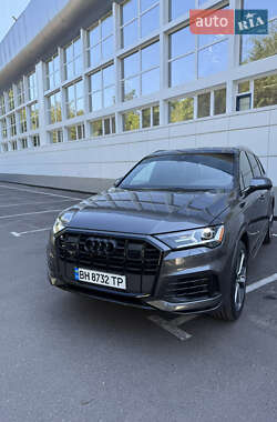 Audi Q7  2021
