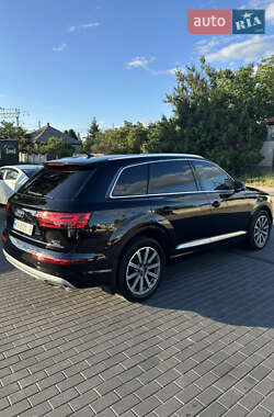 Audi Q7  2017