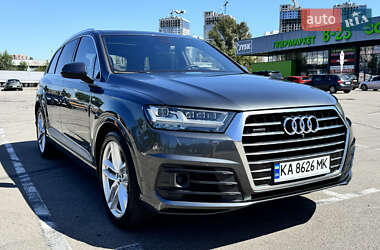 Audi Q7  2016