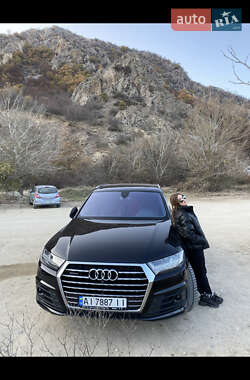 Audi Q7  2016
