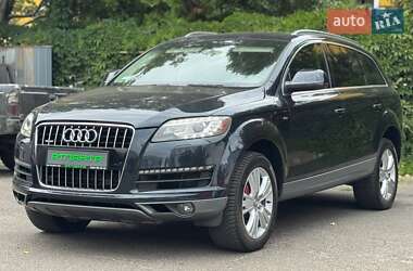 Audi Q7  2011