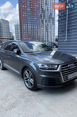 Audi Q7  2015