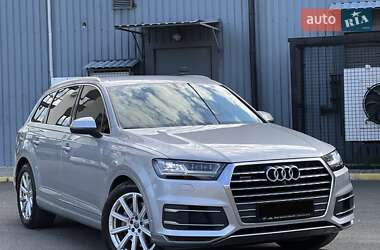Audi Q7  2015