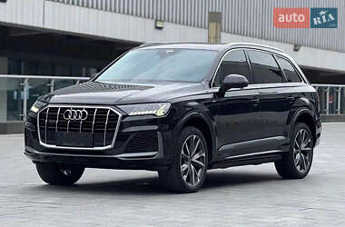 Audi Q7  2021