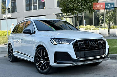 Audi Q7  2021