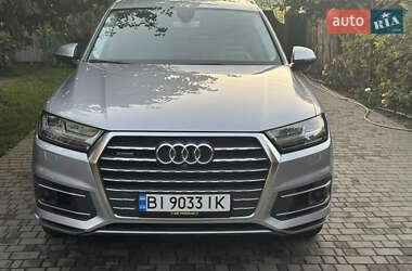 Audi Q7  2016