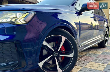 Audi Q7  2021