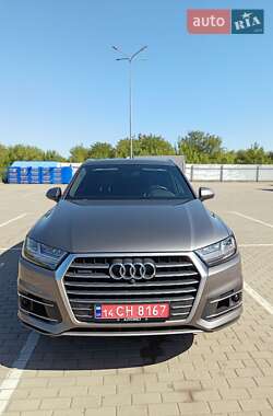 Audi Q7  2017