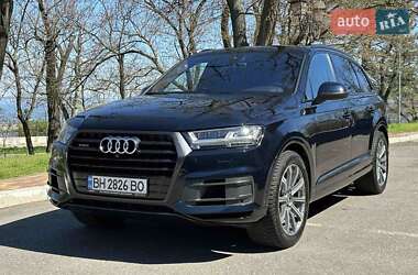 Audi Q7  2016