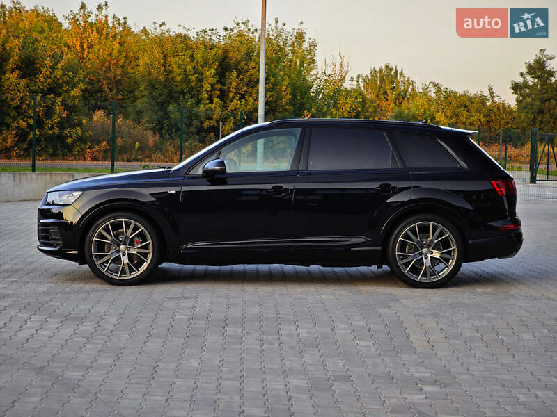 Внедорожник / Кроссовер Audi Q7 2018 в Дубно