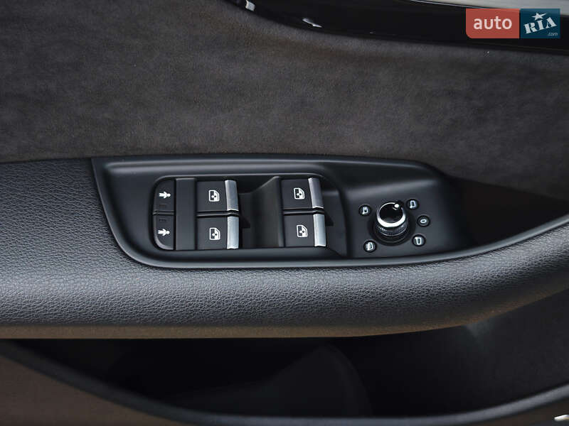 Внедорожник / Кроссовер Audi Q7 2018 в Дубно