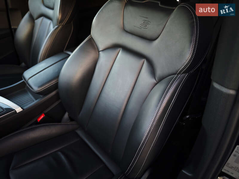 Внедорожник / Кроссовер Audi Q7 2018 в Дубно