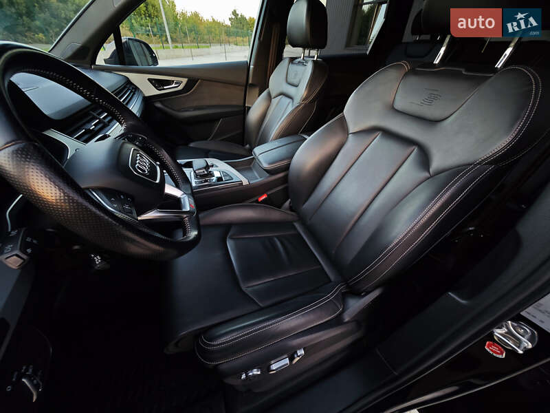Внедорожник / Кроссовер Audi Q7 2018 в Дубно