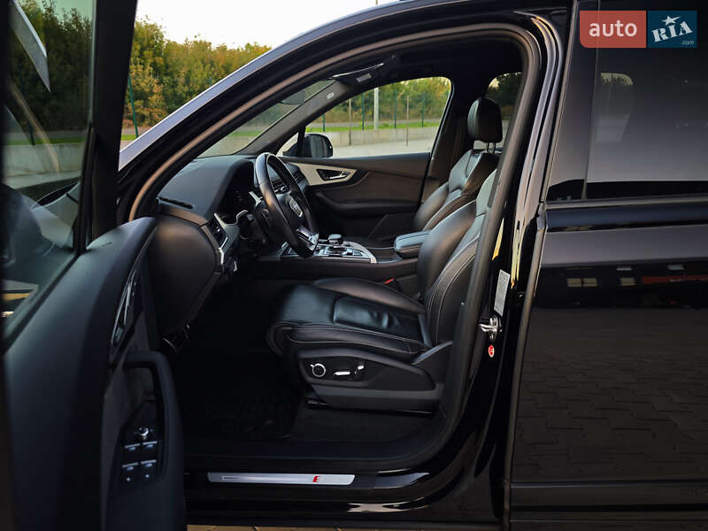 Внедорожник / Кроссовер Audi Q7 2018 в Дубно