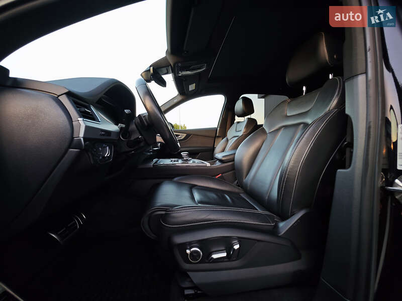 Внедорожник / Кроссовер Audi Q7 2018 в Дубно