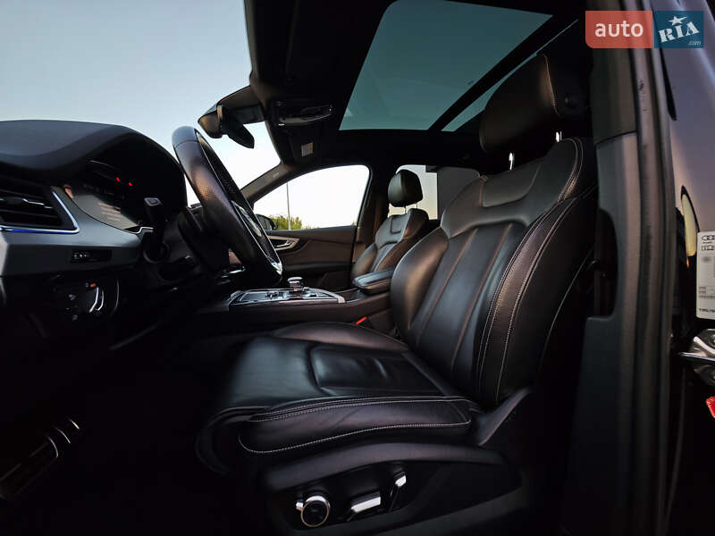 Внедорожник / Кроссовер Audi Q7 2018 в Дубно