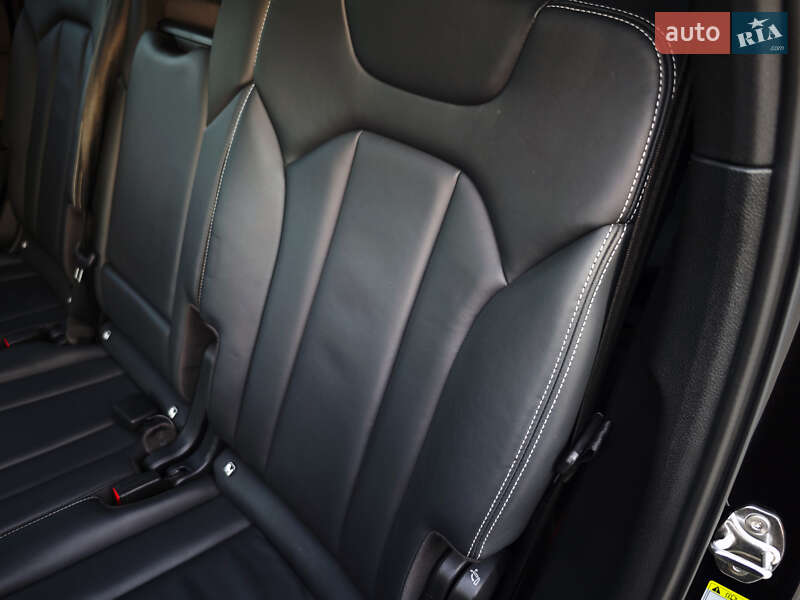 Внедорожник / Кроссовер Audi Q7 2018 в Дубно