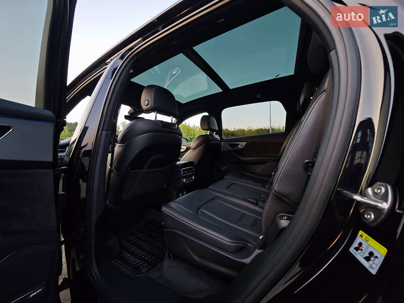 Внедорожник / Кроссовер Audi Q7 2018 в Дубно