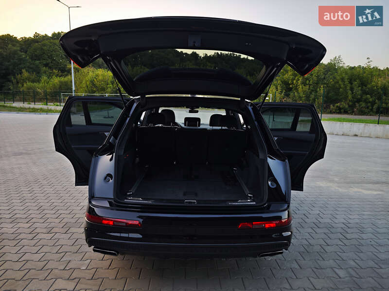 Внедорожник / Кроссовер Audi Q7 2018 в Дубно