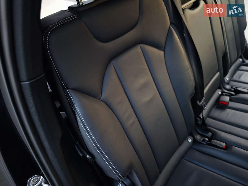 Внедорожник / Кроссовер Audi Q7 2018 в Дубно