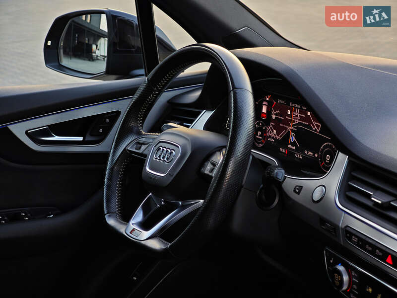 Внедорожник / Кроссовер Audi Q7 2018 в Дубно