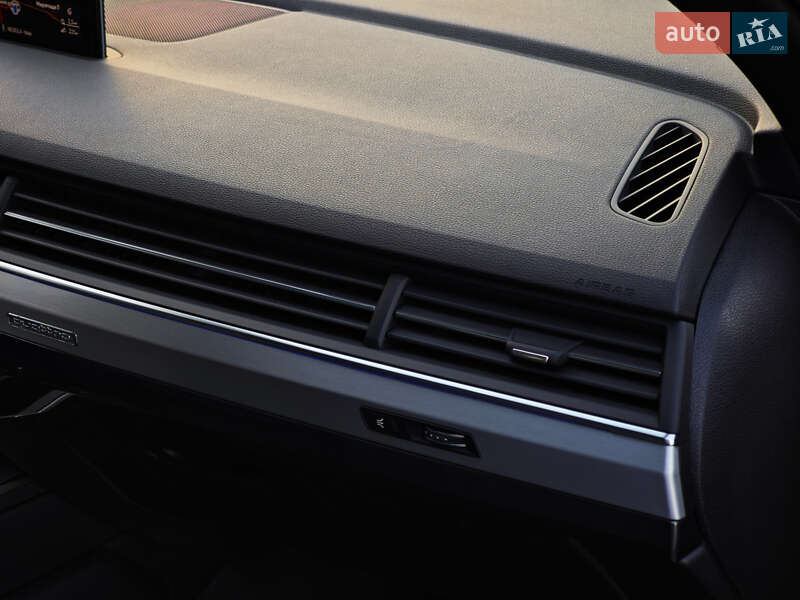 Внедорожник / Кроссовер Audi Q7 2018 в Дубно