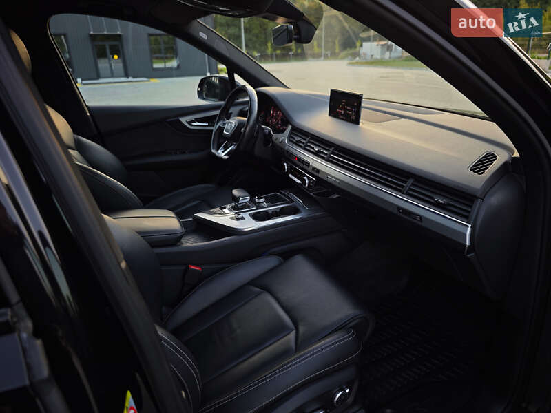 Внедорожник / Кроссовер Audi Q7 2018 в Дубно