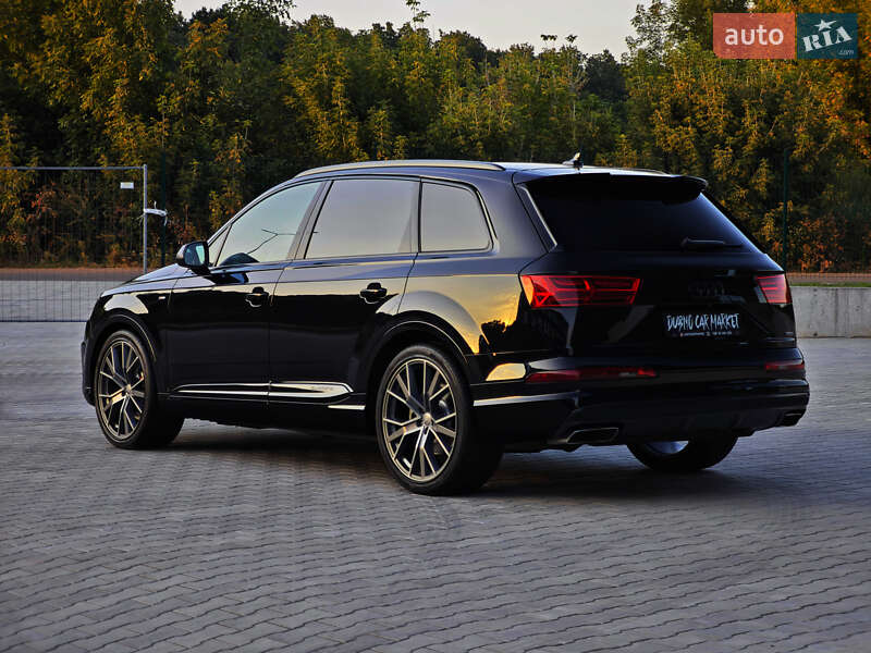 Внедорожник / Кроссовер Audi Q7 2018 в Дубно