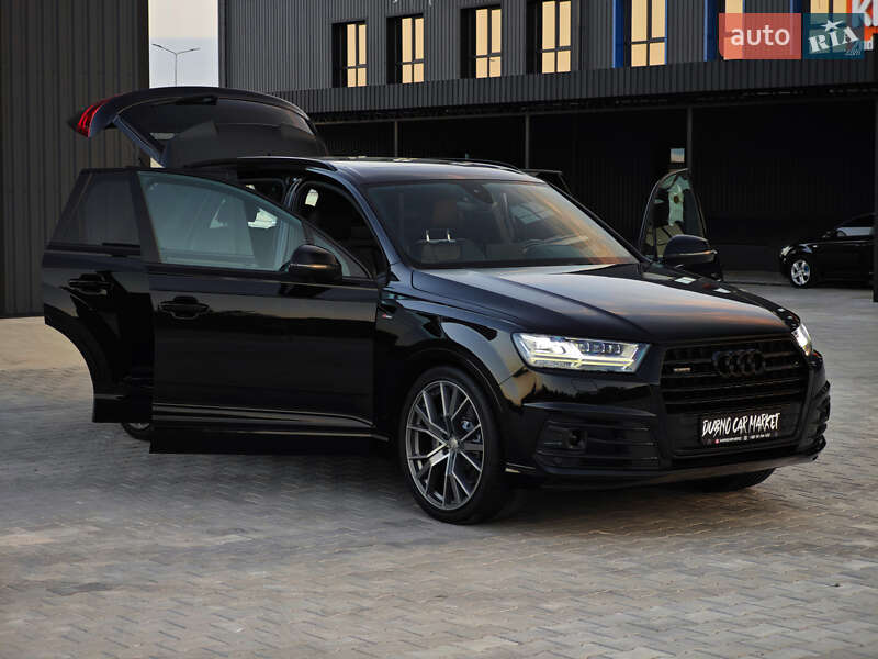 Внедорожник / Кроссовер Audi Q7 2018 в Дубно