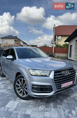 Audi Q7  2016