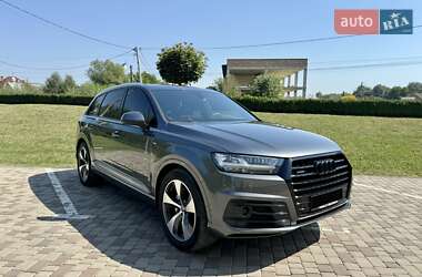 Audi Q7  2016