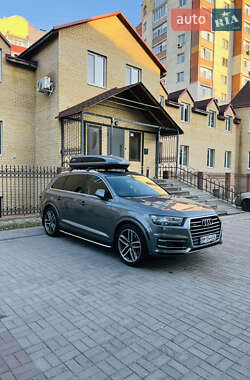 Audi Q7  2015