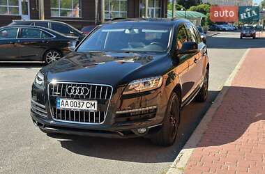 Audi Q7  2011